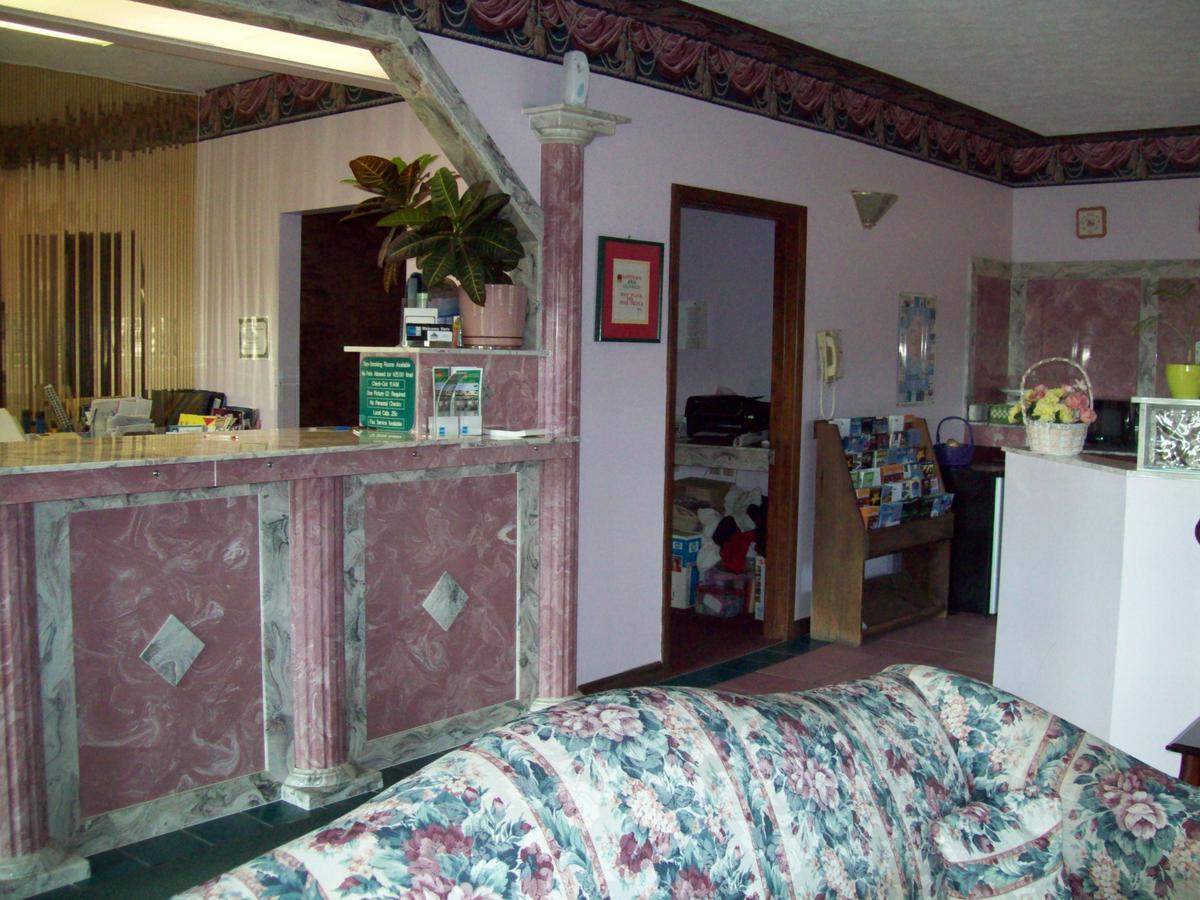 Western Express Motel 2*